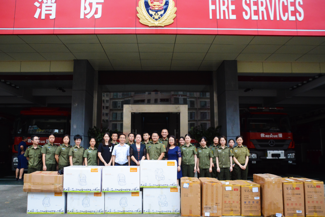 優才公司在“八一”建軍節前慰問龍崗消防官兵